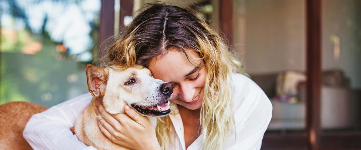 Frau mit Hund